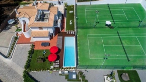 Villa w Private Pool Tennis Courts & Golf Putt
